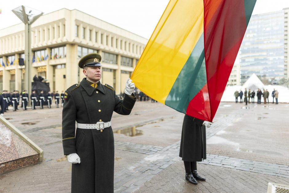 Laisvės gynėjų dienos proga Vilniuje pakeltos valstybės vėliavos