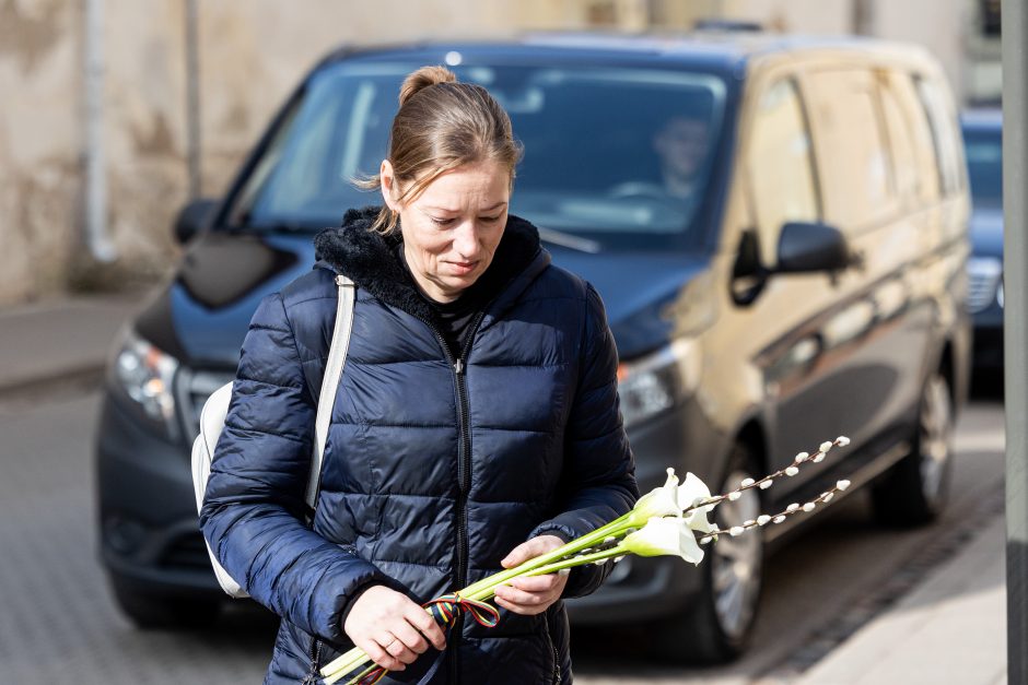 Atsisveikinti su Ukrainoje žuvusiu savanoriu T. Tumu atvykęs G. Nausėda: turime duoti atkirtį