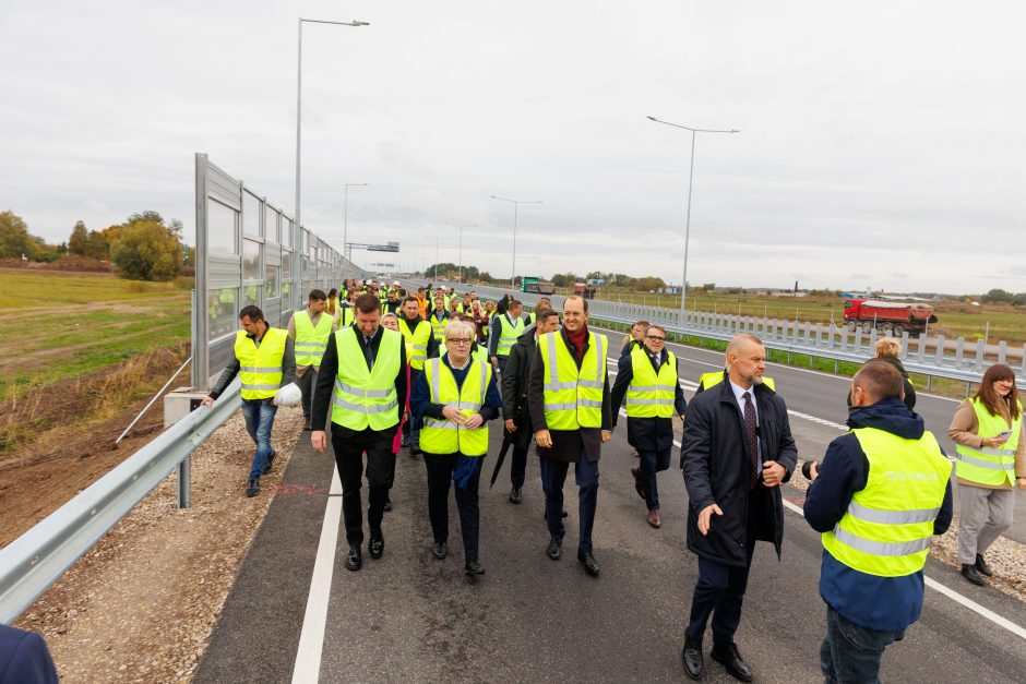 Remontai jau pradeda įgristi vietos gyventojams: ar Lietuvai pavyks pabaigti kelią link Lenkijos?