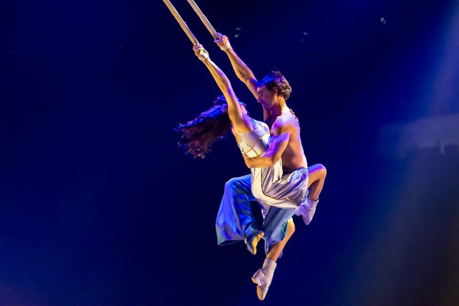 „Cirque du Soleil“ dėl karantino perkelia savo pasirodymus į televizorių ekranus