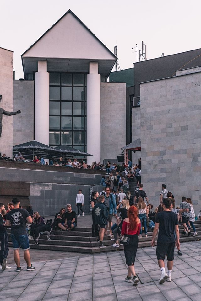 M. Žilinsko galerijos laiptai pavirs kino teatru (kino vakarų repertuaras)