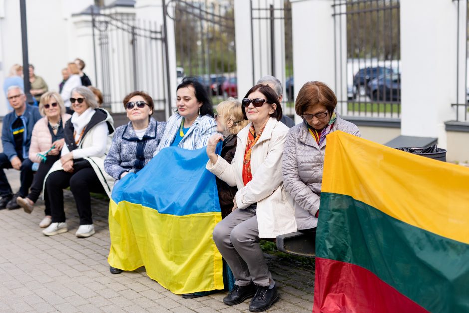 Reiškiant palaikymą Ukrainai Vilniuje sėtos saulėgrąžos