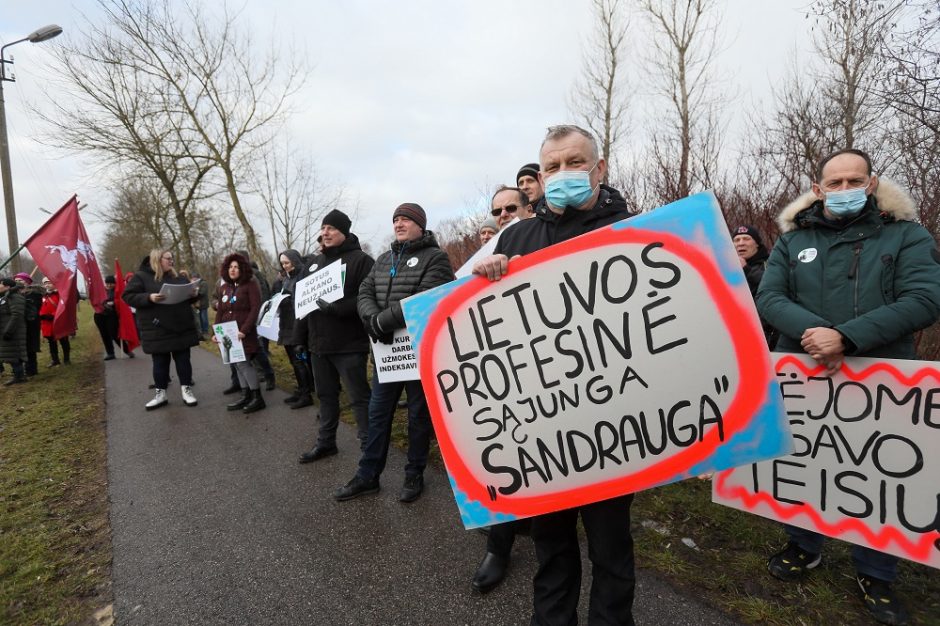 „Achema“: streikuojančiųjų sumažėjo, profsąjunga pasiūlė derybas