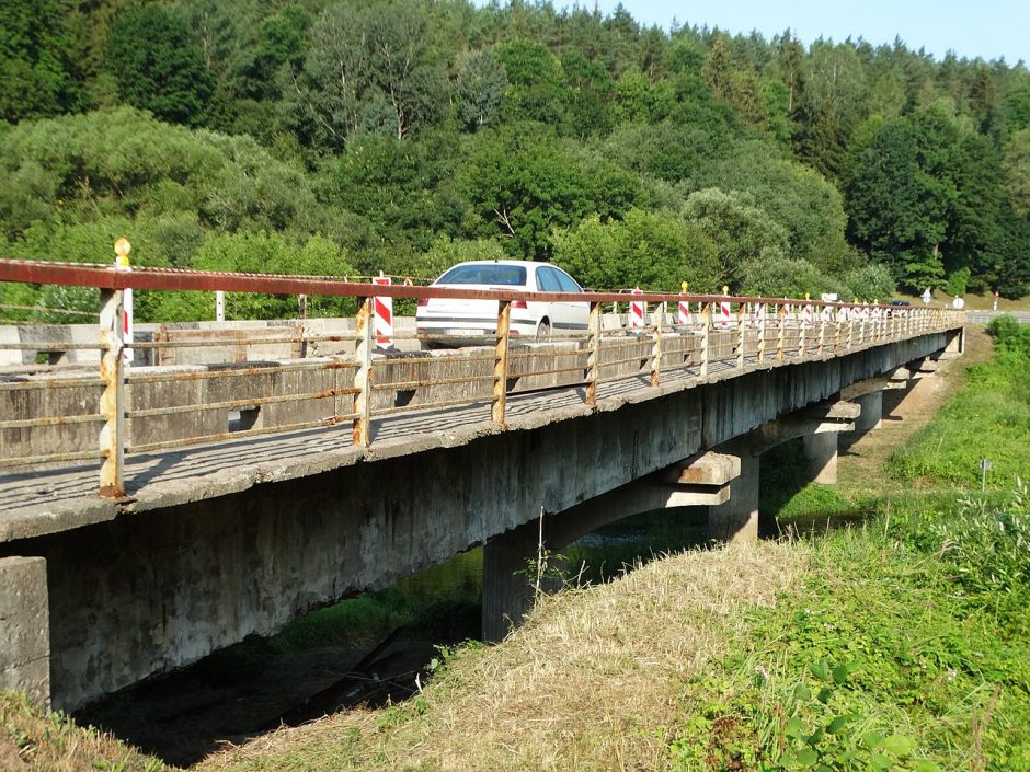 Raseinių rajone atidarytas eismas tiltu per Dubysą