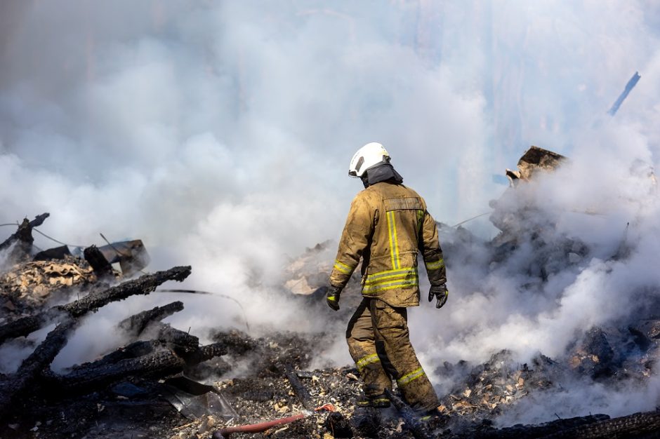 Širvintų rajone per gaisrą žuvo vyras, dar vienas žmogus nukentėjo