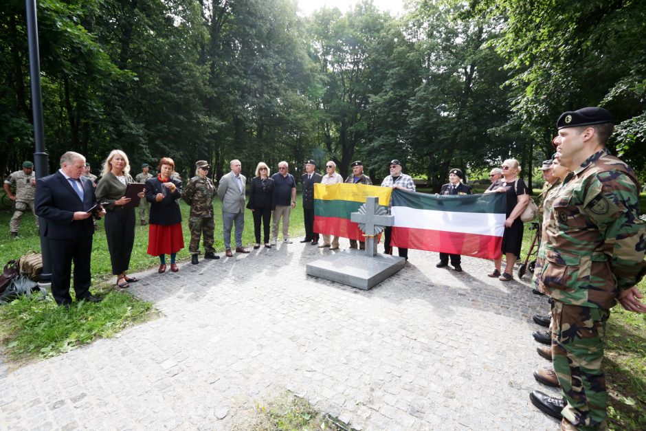 Skulptūrų parke – kryžių Lietuvos kariams pašventinimo ceremonija