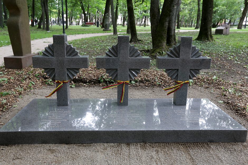 Skulptūrų parke – kryžių Lietuvos kariams pašventinimo ceremonija