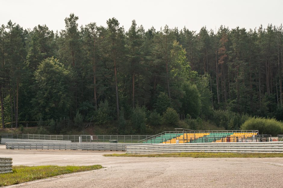 Stagnacija nesibaigia: lenktynių trasa merdi