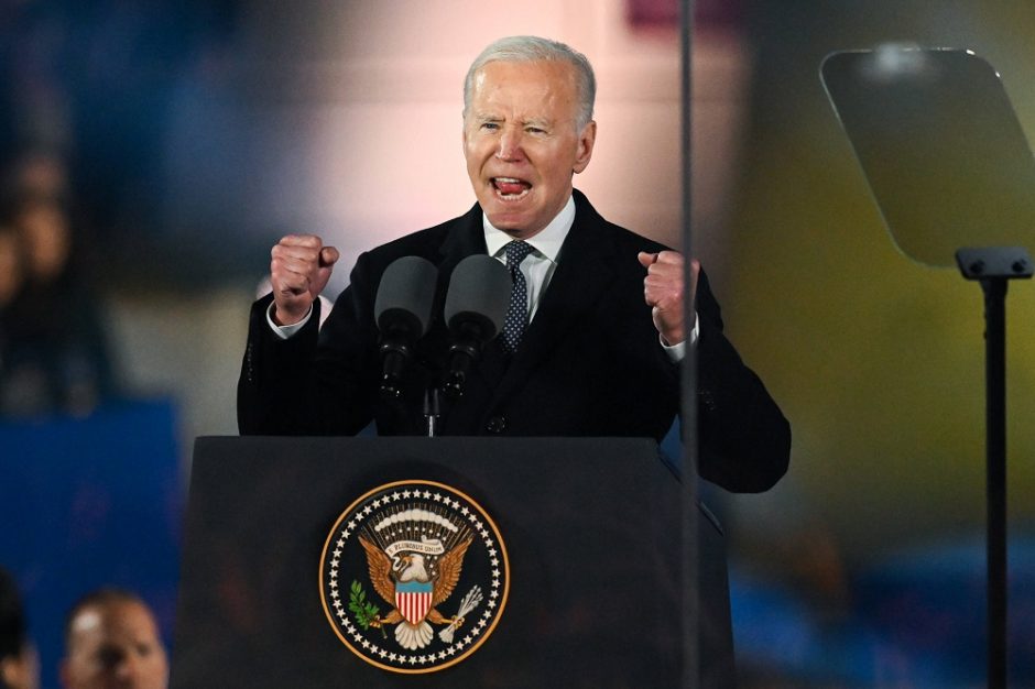 J. Bidenas sakys kalbą apie demokratiją, kurioje pažers kritikos D. Trumpui