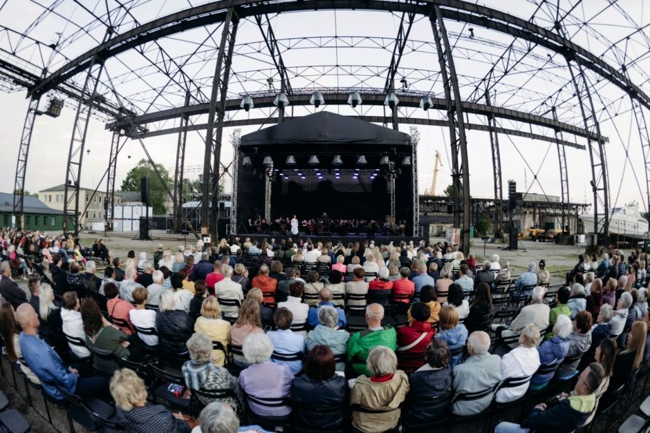 Spektaklio „Reverb’as“ premjera Klaipėdos festivalyje: choreografas siūlo šokiu mėgautis lyg muzika