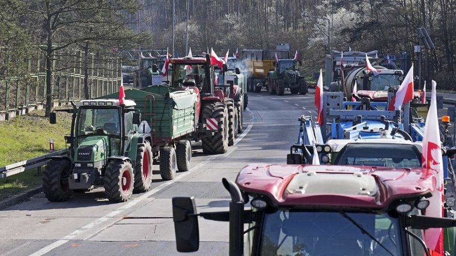 Lenkijos ūkininkai pradeda protestus visoje šalyje, įskaitant pasienį su Lietuva