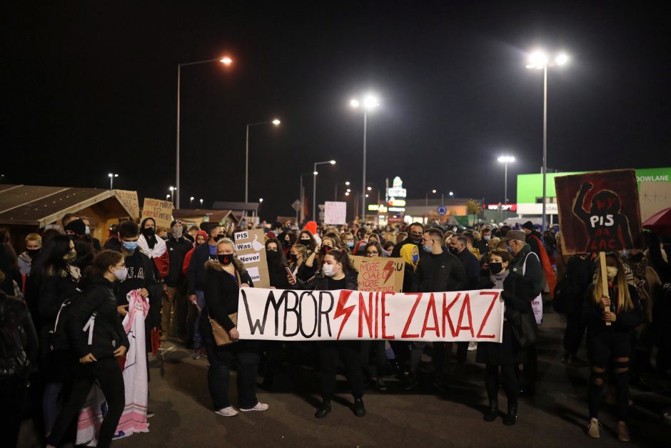 Lenkijoje – nauji protestai prieš abortų įstatymo sugriežtinimą