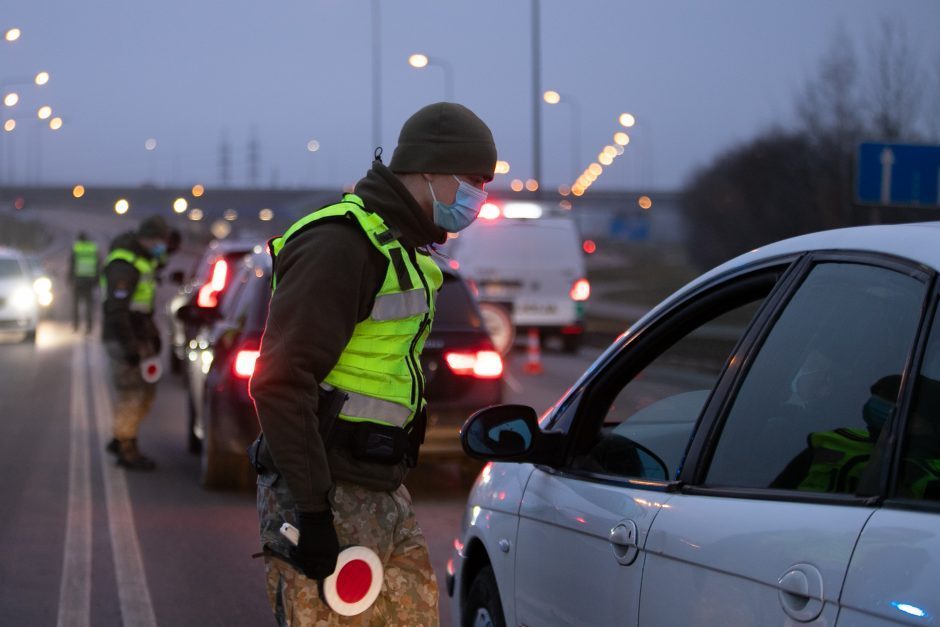 Į Kauną neįleistos jaunuolių kompanijos: paskirtos baudos po 250 eurų