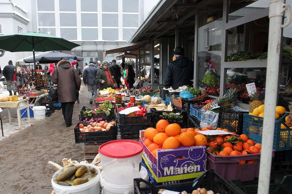 Žaliakalnio turgaus prekeivė: net ir prieš šventes niekas neperka žąsų ir ančių