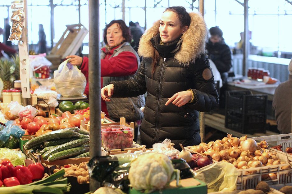 Žaliakalnio turgaus prekeivė: net ir prieš šventes niekas neperka žąsų ir ančių