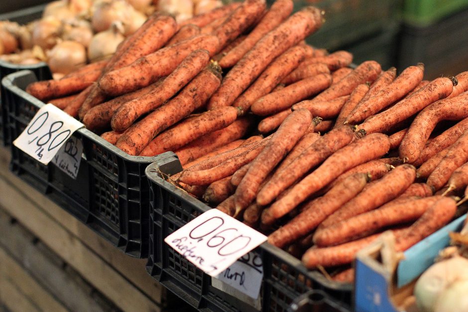 Žaliakalnio turgaus prekeivė: net ir prieš šventes niekas neperka žąsų ir ančių