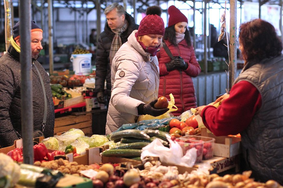 Žaliakalnio turgaus prekeivė: net ir prieš šventes niekas neperka žąsų ir ančių