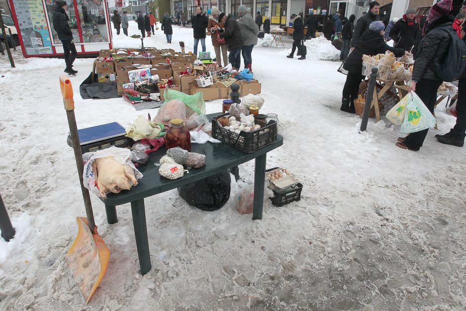 Žaliakalnio turgaus prekeivė: net ir prieš šventes niekas neperka žąsų ir ančių