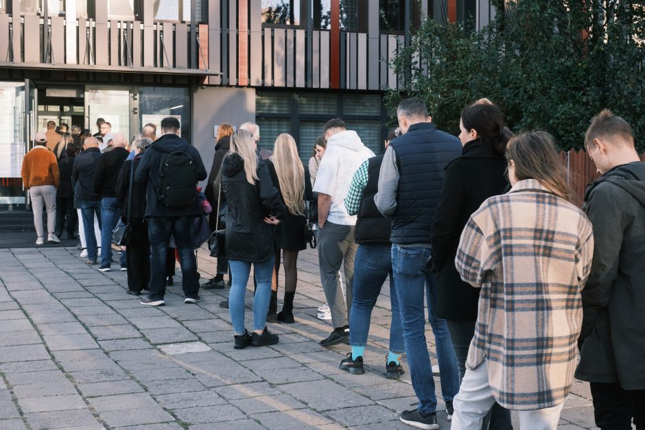 Širdį glostanti eilė: kauniečiai nori spėti iš anksto balsuoti Seimo rinkimuose