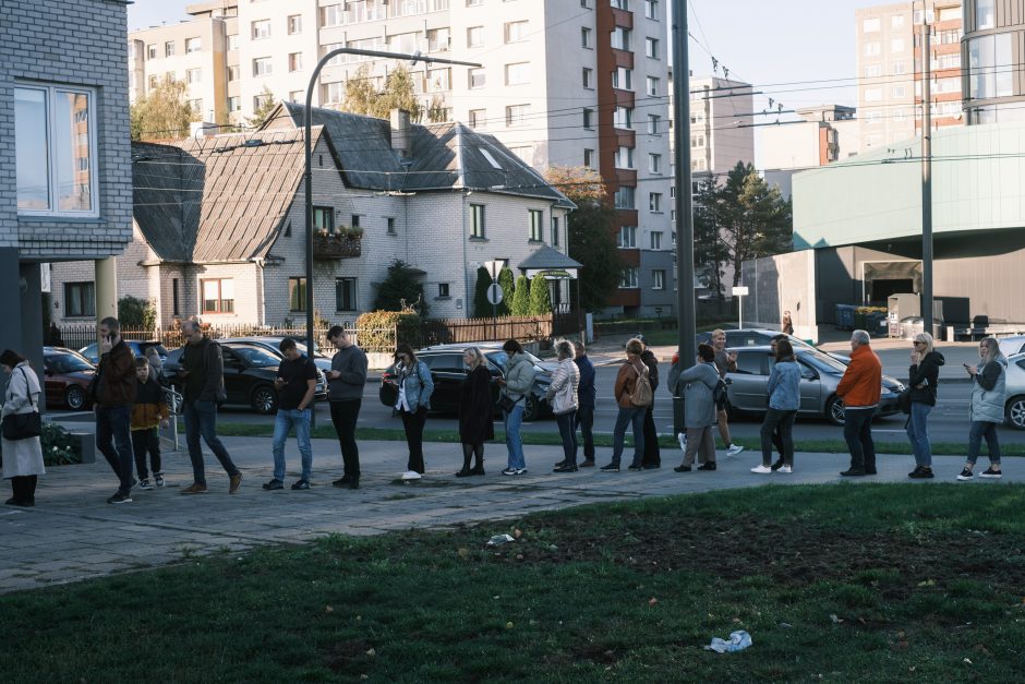 Širdį glostanti eilė: kauniečiai nori spėti iš anksto balsuoti Seimo rinkimuose