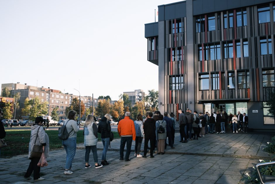 Širdį glostanti eilė: kauniečiai nori spėti iš anksto balsuoti Seimo rinkimuose