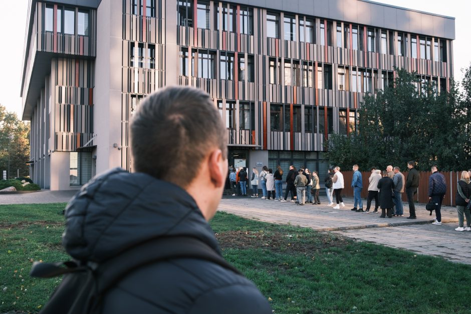 Širdį glostanti eilė: kauniečiai nori spėti iš anksto balsuoti Seimo rinkimuose