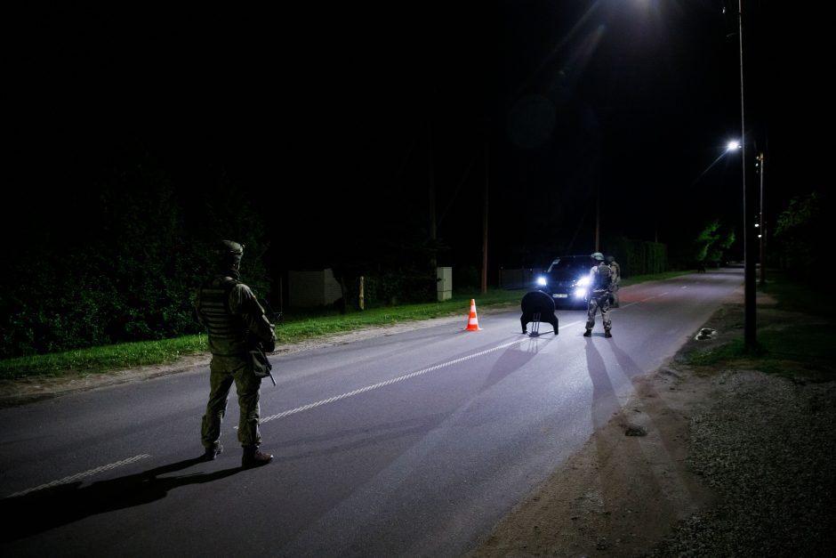 Vilniuje, Kaune imituojant komendanto valandą – ir inscenizuoti, ir tikri sulaikymai