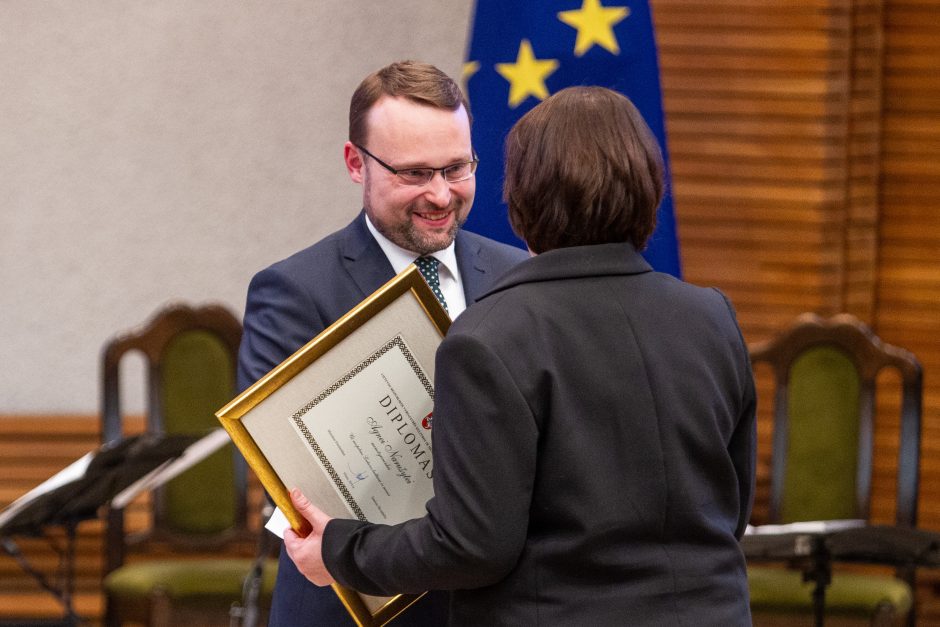 Dvylikai kūrėjų įteiktos Vyriausybės kultūros ir meno premijos