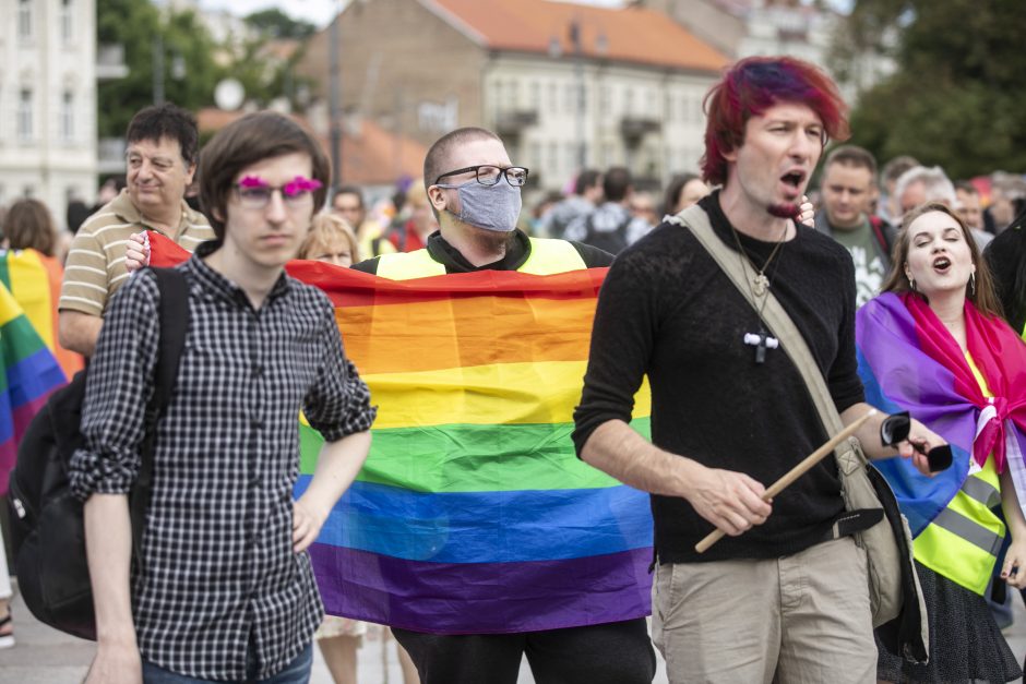 Apie 500 žmonių Vilniuje reikalavo užtikrinti LGBT bendruomenės teises 