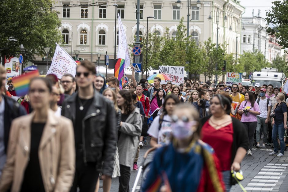 Apie 500 žmonių Vilniuje reikalavo užtikrinti LGBT bendruomenės teises 