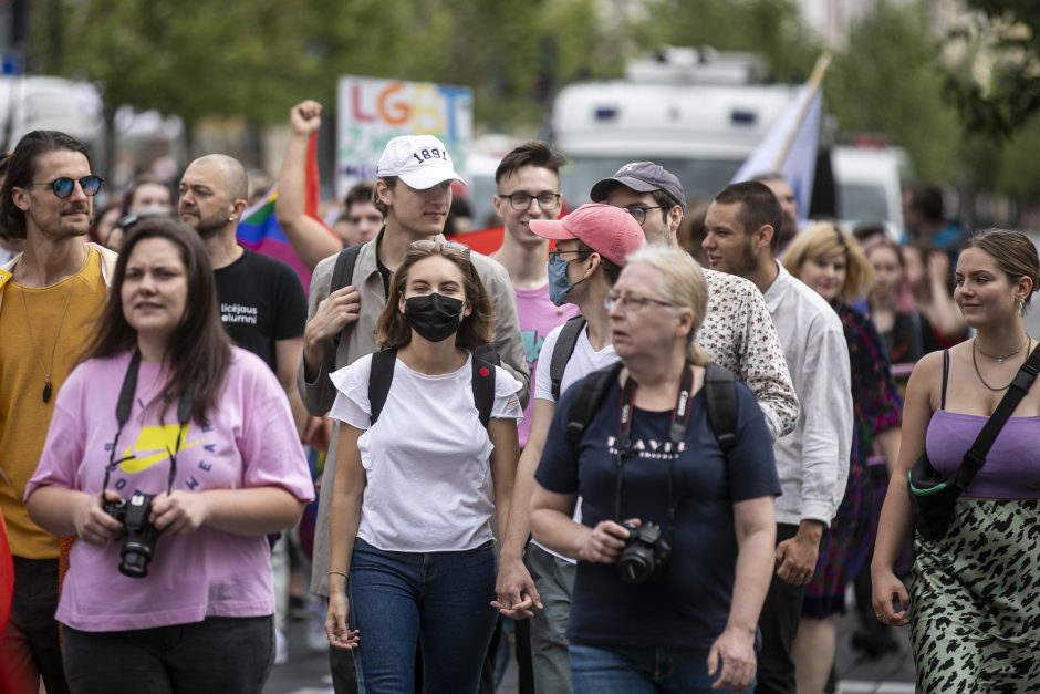 Apie 500 žmonių Vilniuje reikalavo užtikrinti LGBT bendruomenės teises 