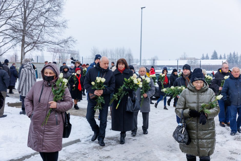 V. Katunskytė atgulė amžinojo poilsio: į paskutinę kelionę išlydėjo gausiais plojimais