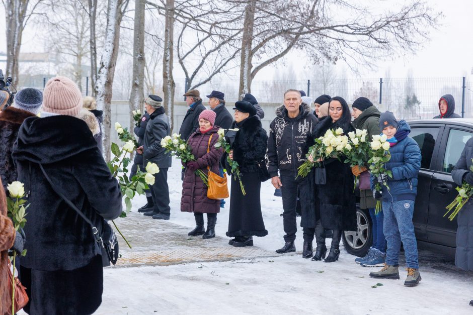 V. Katunskytė atgulė amžinojo poilsio: į paskutinę kelionę išlydėjo gausiais plojimais