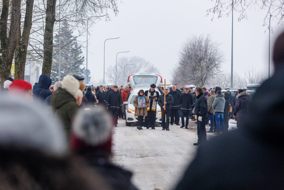 V. Katunskytė atgulė amžinojo poilsio: į paskutinę kelionę išlydėjo gausiais plojimais