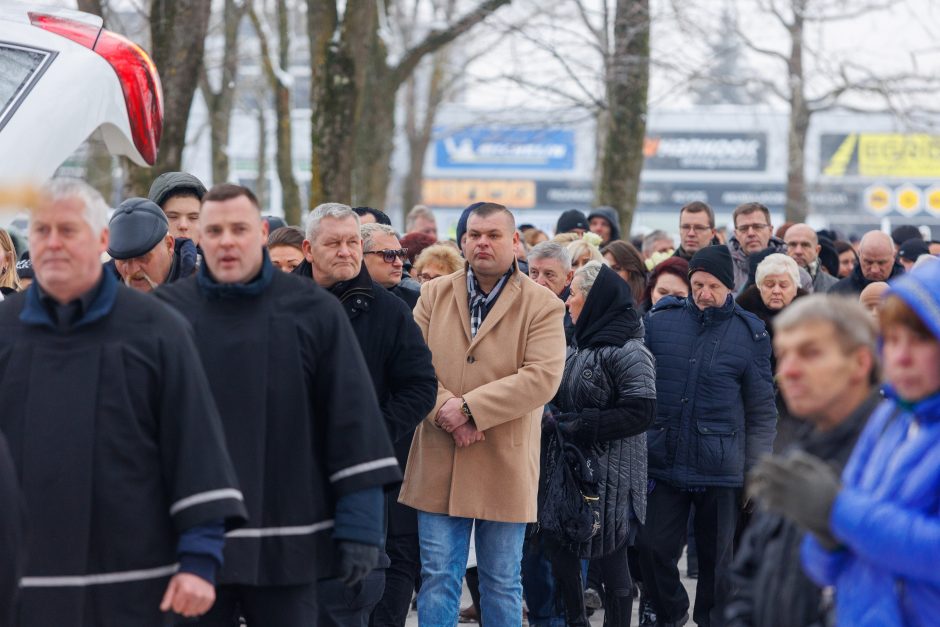 V. Katunskytė atgulė amžinojo poilsio: į paskutinę kelionę išlydėjo gausiais plojimais