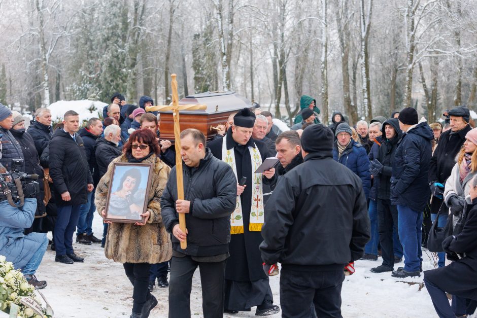 V. Katunskytė atgulė amžinojo poilsio: į paskutinę kelionę išlydėjo gausiais plojimais