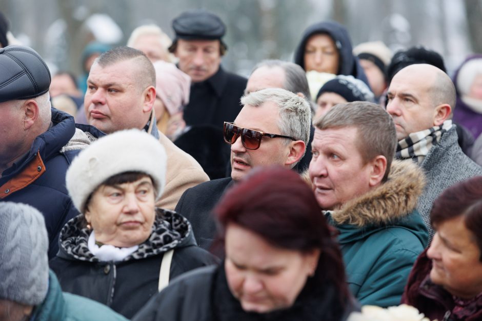 V. Katunskytė atgulė amžinojo poilsio: į paskutinę kelionę išlydėjo gausiais plojimais