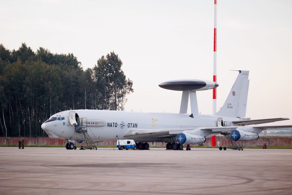 Šiauliuose dislokuoti NATO žvalgybiniai orlaiviai: matome, ką veikia agresyvus kaimynas