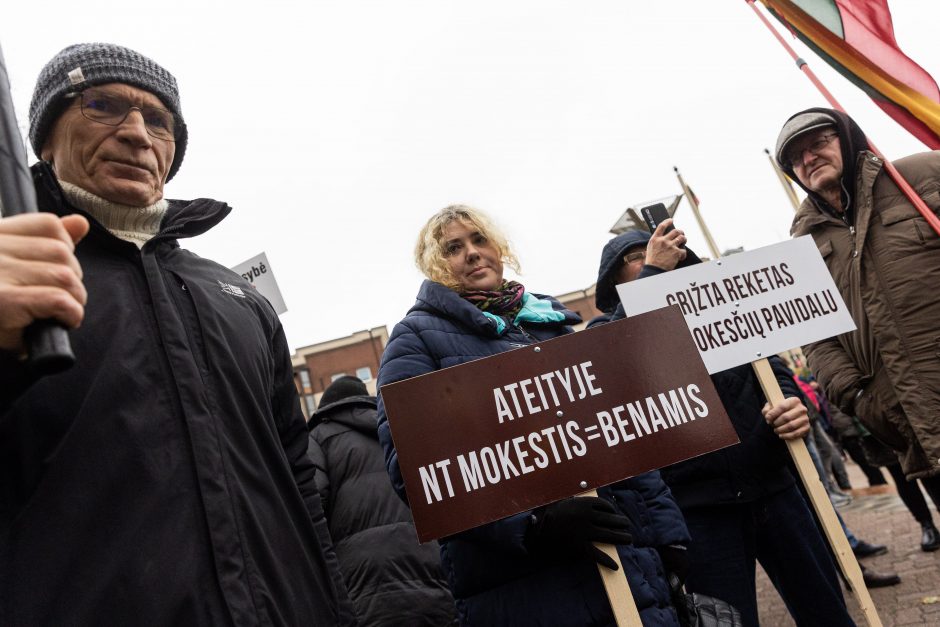 Protestas dėl NT mokesčio: jeigu matysiu, kad iš manęs atima namus, aš juos sudeginsiu