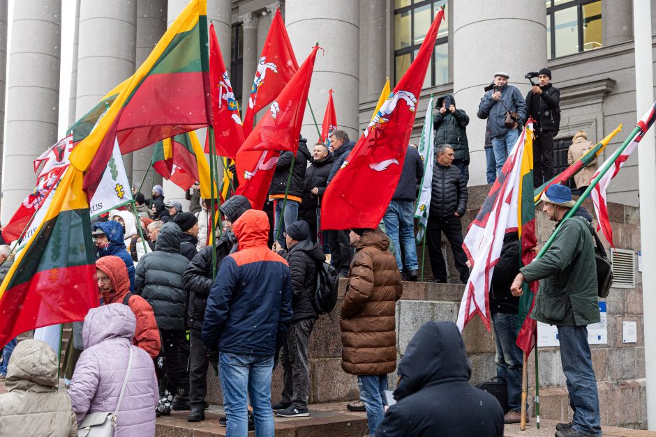 Protestas dėl NT mokesčio: jeigu matysiu, kad iš manęs atima namus, aš juos sudeginsiu