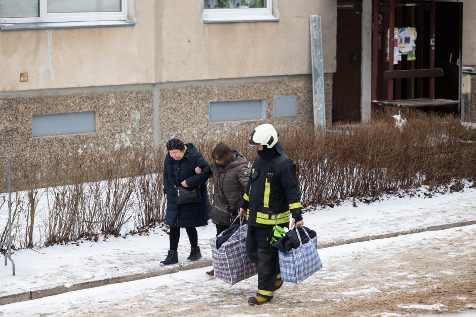 Pareigūnai neigia gandus: į vėliau sprogusį Viršuliškių daugiabutį vyko dėl kitos priežasties