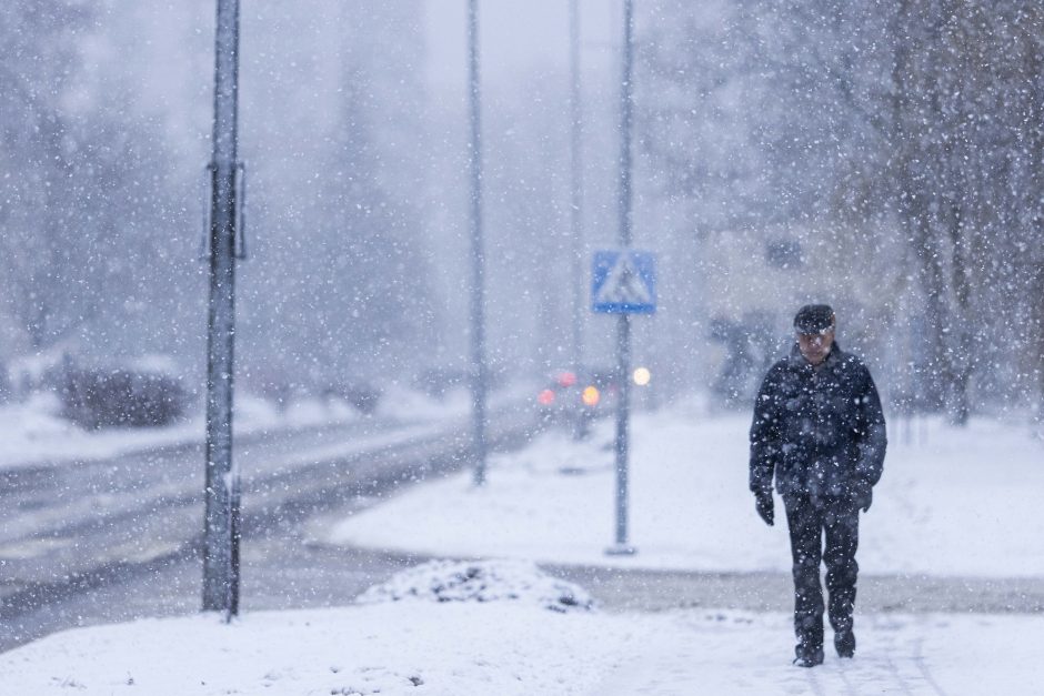 Netikėta: Vilniaus apylinkėse sniegą palydėjo perkūnija