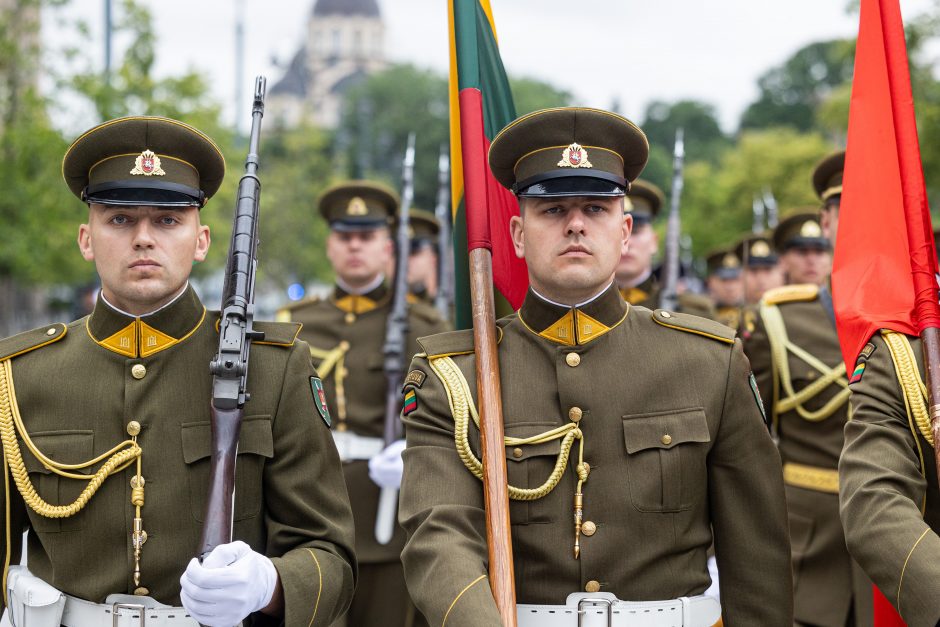 Valstybės vėliavos pakėlimo ceremonija