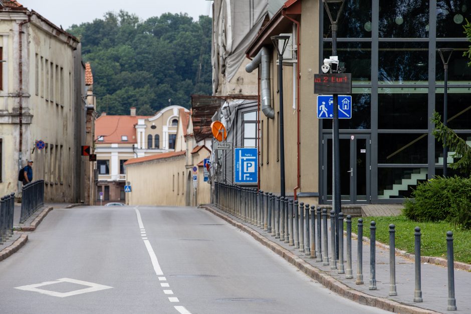 Kaunas tranzitą Senamiestyje tikisi sumažinti trečdaliu: gyventojai – kol kas skeptiški