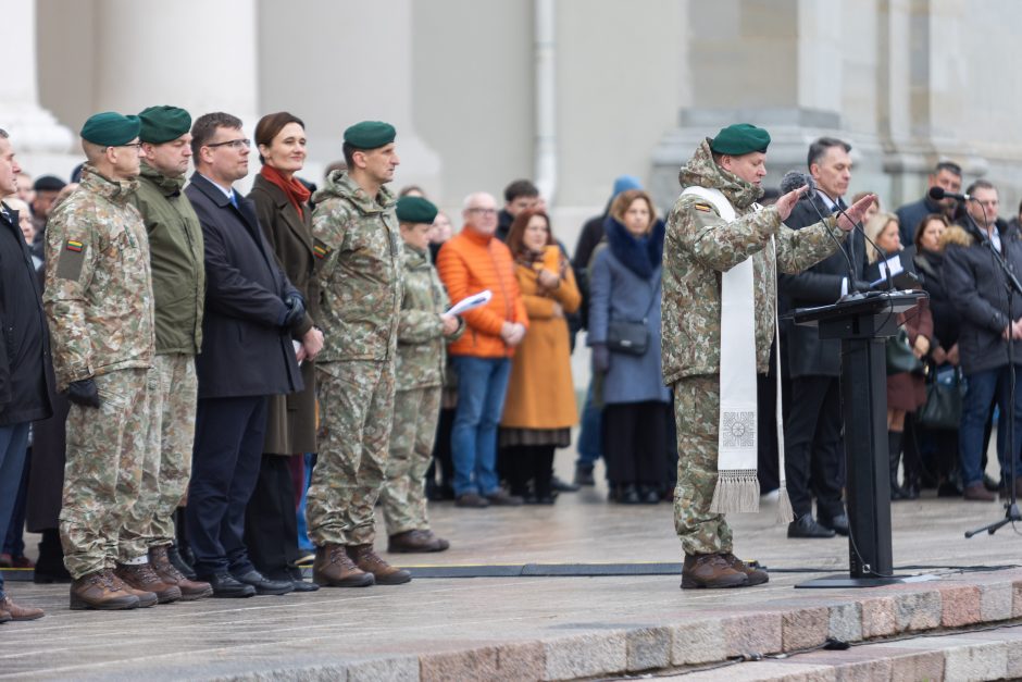 Vilniaus Katedros aikštėje prisiekė Karo akademijos pirmakursiai