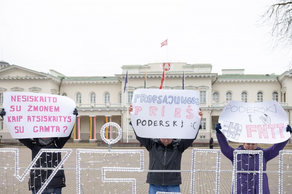 Prie Prezidentūros – protestas dėl Poderskio kandidatūros