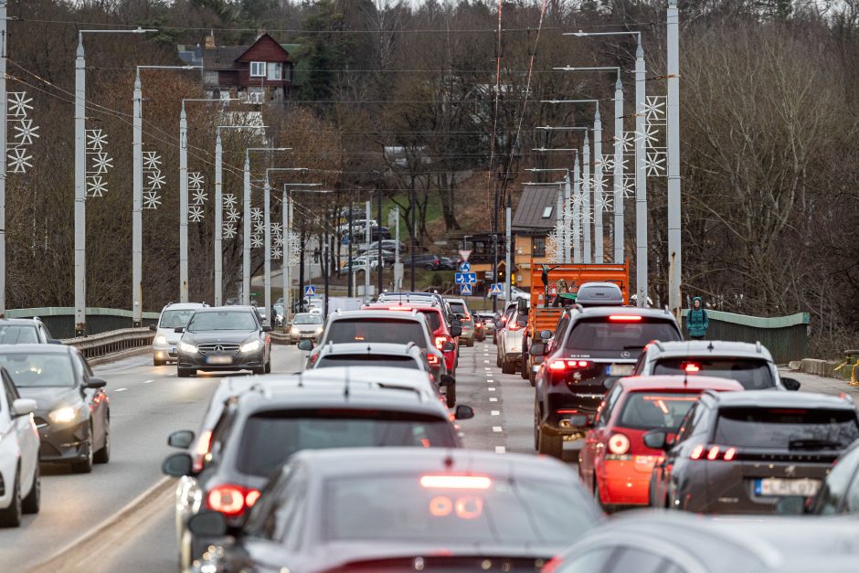 Vilniuje – prieššventinės automobilių spūstys