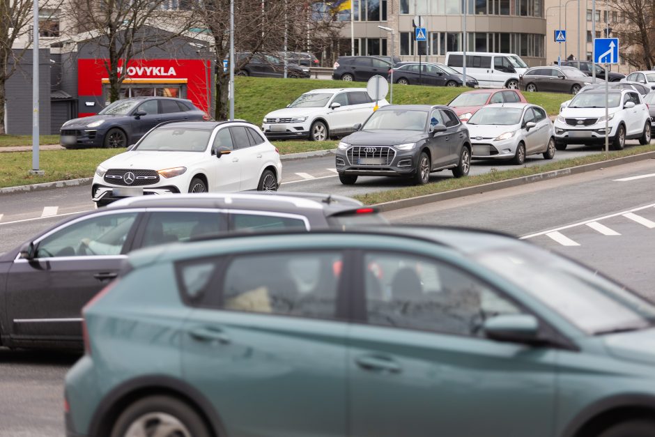 Vilniuje – prieššventinės automobilių spūstys