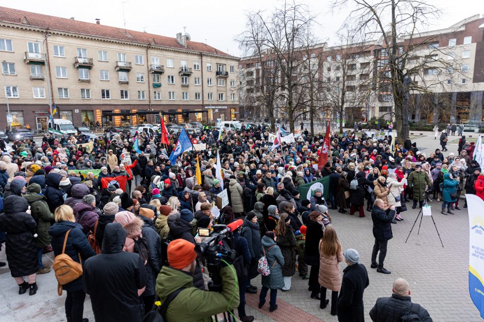 G. Nausėda stoja streiką atnaujinusių pedagogų pusėn: jie teisėtai reikalauja to, kas jiems pažadėta