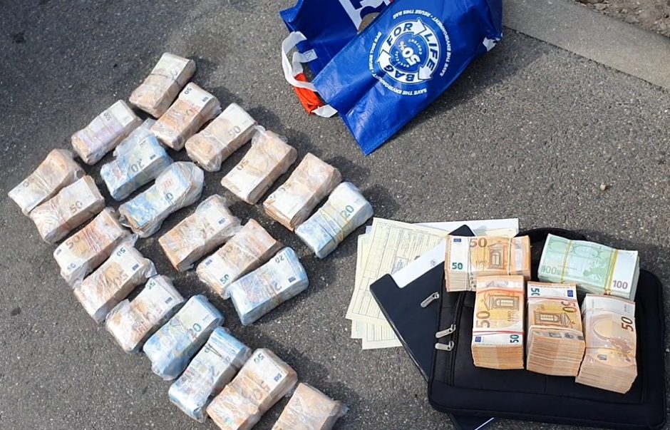 Kauno teisėsauga mangų krovinyje aptiko beveik 0,5 mln. eurų kontrabandą: sulaikyti ir įtariamieji